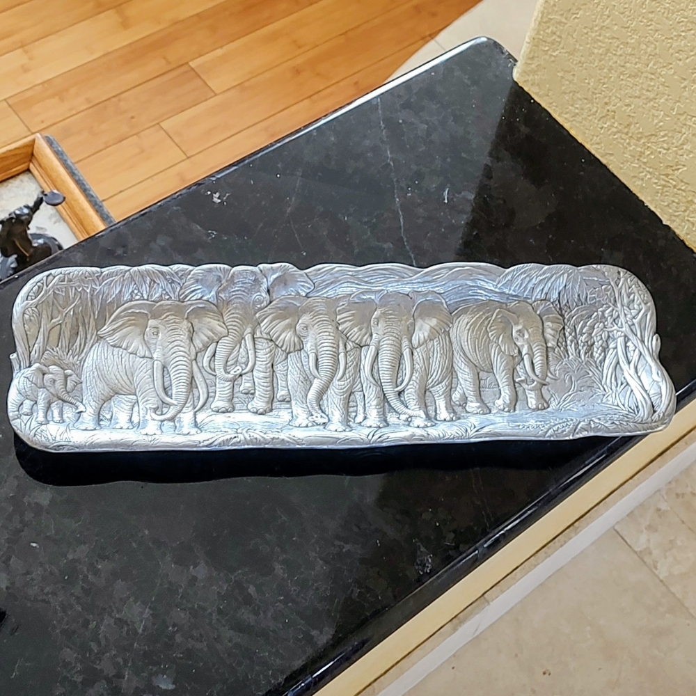 Vintage 1986 Arthur Court Silver Elephant Relief Bread Tray Decorative Serveware - Picture 3 of 12